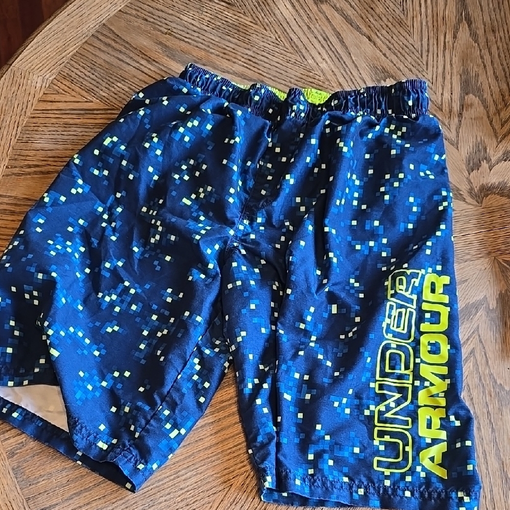 Under Armour Blue and Green Swim Shorts With Ocean Gear Rashguard, Size L, Guc